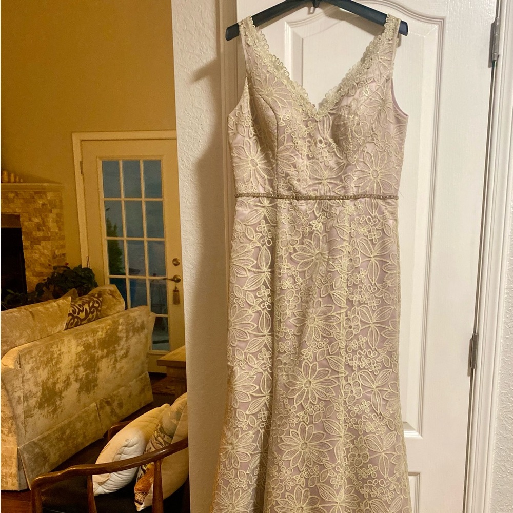 Dress - Picture 10 of 10
